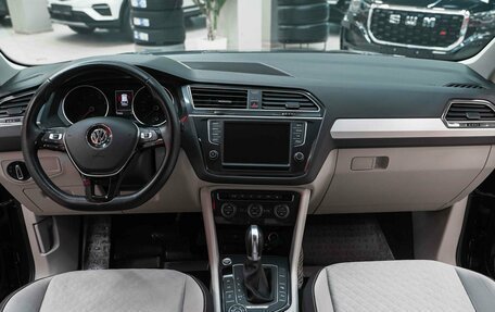 Volkswagen Tiguan II, 2017 год, 2 090 000 рублей, 11 фотография
