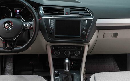 Volkswagen Tiguan II, 2017 год, 2 090 000 рублей, 12 фотография
