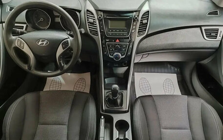 Hyundai i30 II рестайлинг, 2013 год, 825 000 рублей, 10 фотография
