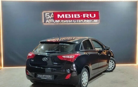 Hyundai i30 II рестайлинг, 2013 год, 825 000 рублей, 4 фотография