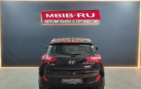Hyundai i30 II рестайлинг, 2013 год, 825 000 рублей, 3 фотография