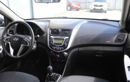Hyundai Solaris II рестайлинг, 2013 год, 773 000 рублей, 14 фотография