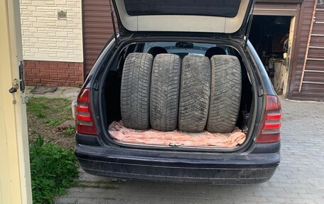 Mercedes-Benz C-Класс, 2004 год, 333 000 рублей, 3 фотография