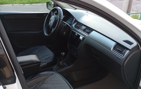 Skoda Rapid I, 2015 год, 890 000 рублей, 4 фотография