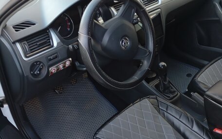Skoda Rapid I, 2015 год, 890 000 рублей, 5 фотография