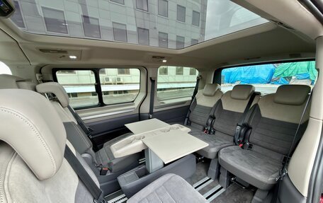 Volkswagen Multivan, 2024 год, 7 350 000 рублей, 15 фотография