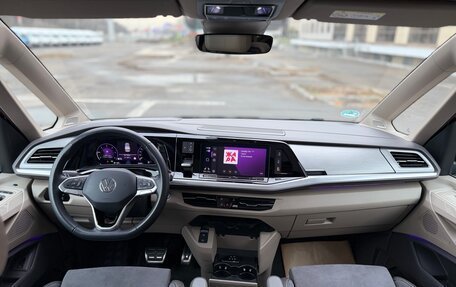 Volkswagen Multivan, 2024 год, 7 350 000 рублей, 17 фотография