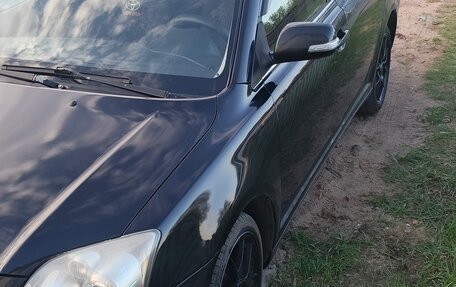Toyota Avensis III рестайлинг, 2007 год, 700 000 рублей, 1 фотография