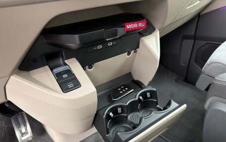 Volkswagen Multivan, 2024 год, 7 350 000 рублей, 35 фотография