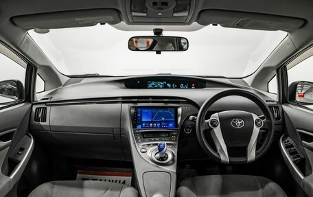 Toyota Prius, 2010 год, 1 000 000 рублей, 9 фотография