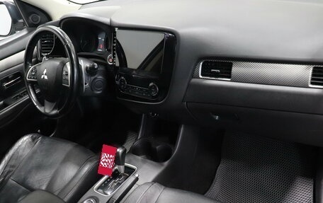 Mitsubishi Outlander III рестайлинг 3, 2013 год, 1 237 000 рублей, 6 фотография