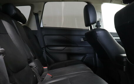 Mitsubishi Outlander III рестайлинг 3, 2013 год, 1 237 000 рублей, 15 фотография