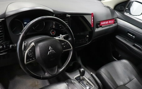 Mitsubishi Outlander III рестайлинг 3, 2013 год, 1 237 000 рублей, 8 фотография