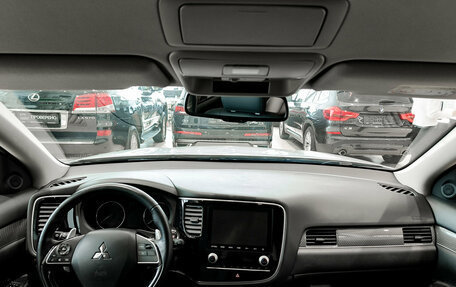 Mitsubishi Outlander III рестайлинг 3, 2021 год, 2 799 000 рублей, 17 фотография