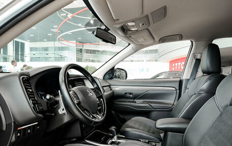 Mitsubishi Outlander III рестайлинг 3, 2021 год, 2 799 000 рублей, 20 фотография