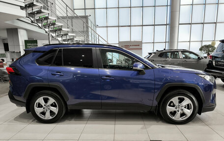 Toyota RAV4, 2021 год, 3 250 000 рублей, 5 фотография