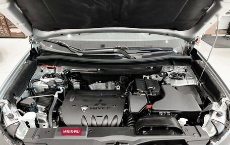 Mitsubishi Outlander III рестайлинг 3, 2021 год, 2 799 000 рублей, 11 фотография
