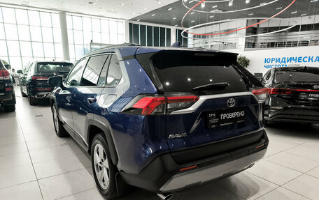 Toyota RAV4, 2021 год, 3 250 000 рублей, 8 фотография