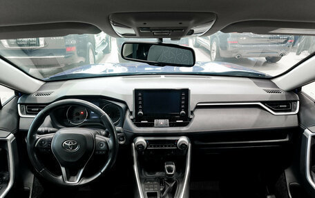 Toyota RAV4, 2021 год, 3 250 000 рублей, 17 фотография