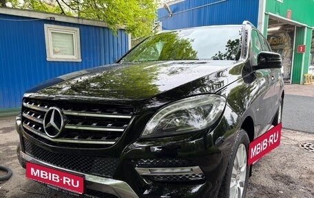 Mercedes-Benz M-Класс, 2012 год, 2 400 000 рублей, 3 фотография