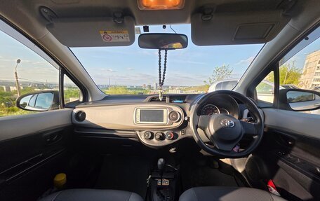Toyota Vitz, 2013 год, 650 000 рублей, 2 фотография