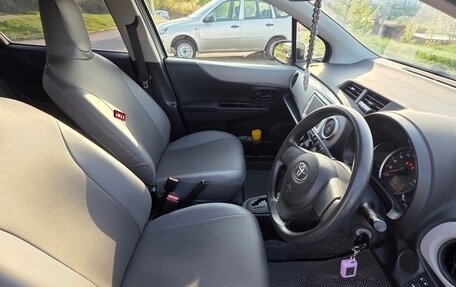 Toyota Vitz, 2013 год, 650 000 рублей, 21 фотография