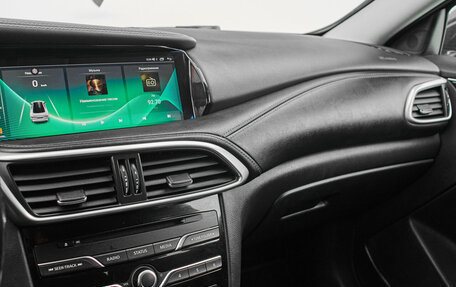Infiniti Q30, 2017 год, 2 359 000 рублей, 16 фотография