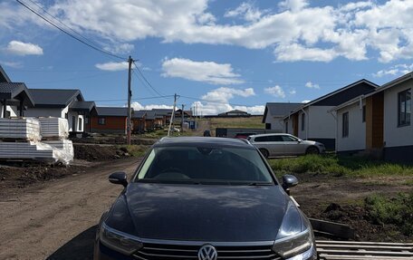 Volkswagen Passat B8 рестайлинг, 2015 год, 1 800 000 рублей, 2 фотография