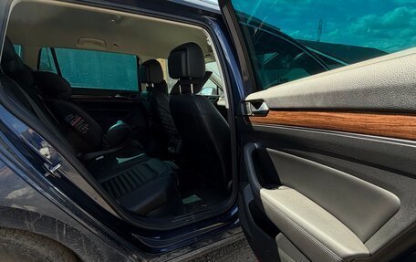 Volkswagen Passat B8 рестайлинг, 2015 год, 1 800 000 рублей, 11 фотография
