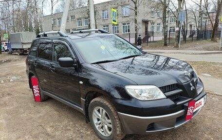 Mitsubishi Outlander III рестайлинг 3, 2007 год, 690 000 рублей, 2 фотография