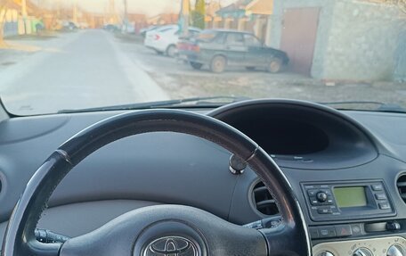 Toyota Yaris I рестайлинг, 2003 год, 385 000 рублей, 3 фотография