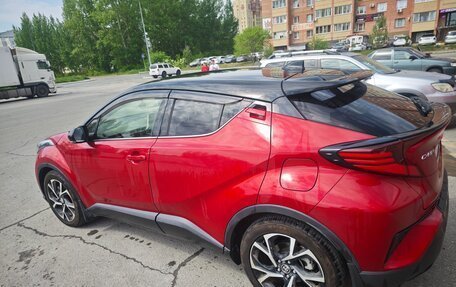 Toyota C-HR I рестайлинг, 2020 год, 2 450 000 рублей, 3 фотография