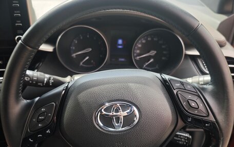 Toyota C-HR I рестайлинг, 2020 год, 2 450 000 рублей, 22 фотография