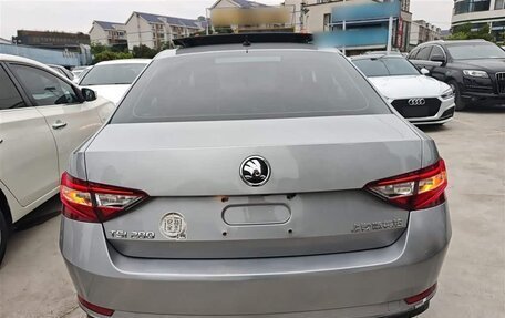 Skoda Superb III рестайлинг, 2018 год, 1 350 000 рублей, 7 фотография