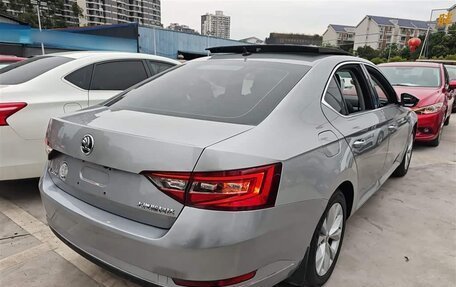 Skoda Superb III рестайлинг, 2018 год, 1 350 000 рублей, 5 фотография