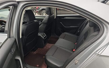 Skoda Superb III рестайлинг, 2018 год, 1 350 000 рублей, 13 фотография