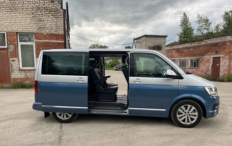 Volkswagen Multivan T6 рестайлинг, 2018 год, 3 555 000 рублей, 2 фотография
