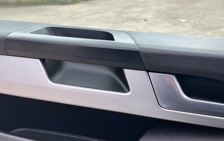 Volkswagen Multivan T6 рестайлинг, 2018 год, 3 555 000 рублей, 16 фотография