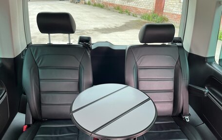 Volkswagen Multivan T6 рестайлинг, 2018 год, 3 555 000 рублей, 32 фотография