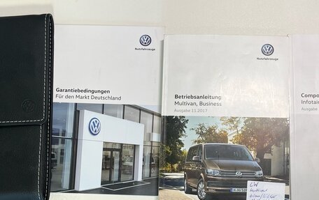 Volkswagen Multivan T6 рестайлинг, 2018 год, 3 555 000 рублей, 36 фотография