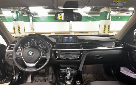 BMW 3 серия, 2017 год, 1 850 000 рублей, 10 фотография