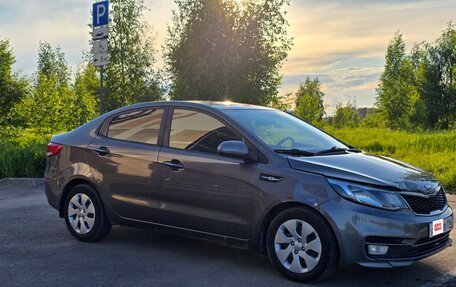 KIA Rio III рестайлинг, 2017 год, 985 000 рублей, 2 фотография