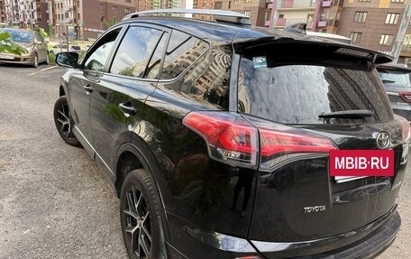 Toyota RAV4, 2017 год, 2 430 000 рублей, 3 фотография