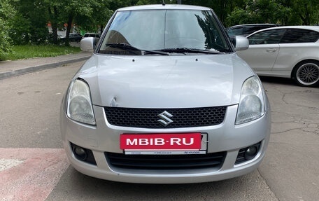 Suzuki Swift III, 2010 год, 680 000 рублей, 2 фотография