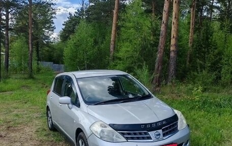 Nissan Tiida, 2010 год, 700 000 рублей, 1 фотография