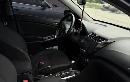 Hyundai Solaris II рестайлинг, 2012 год, 950 000 рублей, 5 фотография
