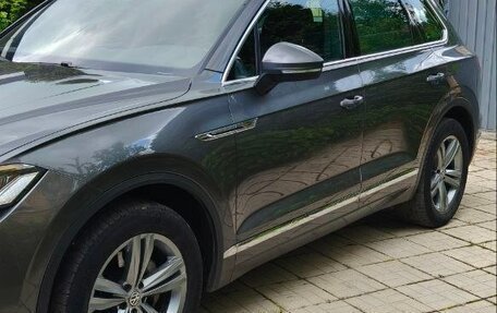 Volkswagen Touareg III, 2018 год, 4 500 000 рублей, 4 фотография