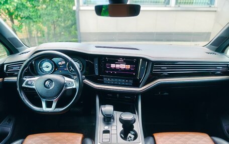 Volkswagen Touareg III, 2018 год, 4 500 000 рублей, 19 фотография