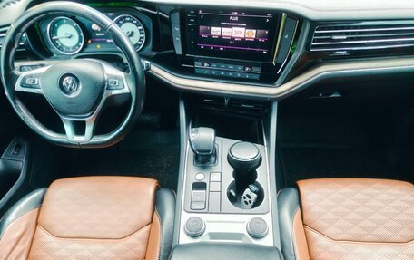 Volkswagen Touareg III, 2018 год, 4 500 000 рублей, 21 фотография
