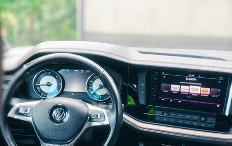 Volkswagen Touareg III, 2018 год, 4 500 000 рублей, 24 фотография